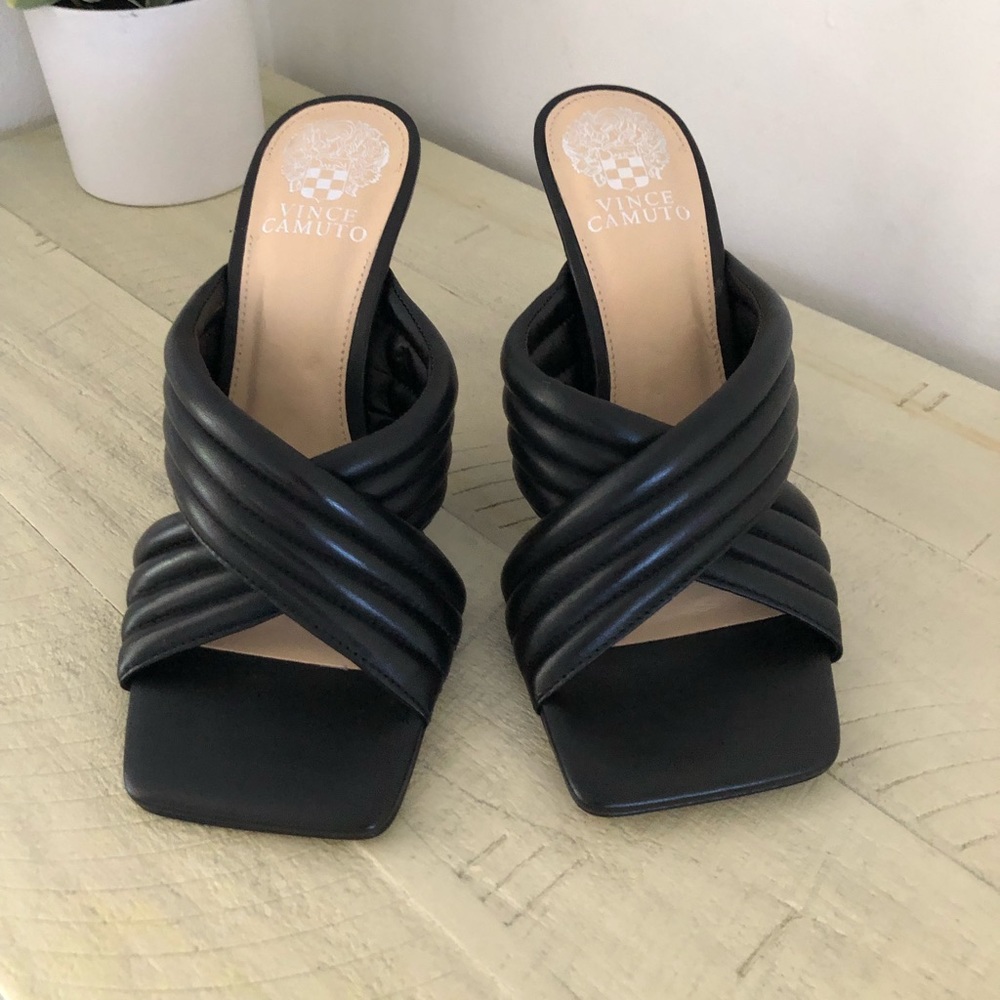 NEW Vince Camuto Women Sarendie Quilted Strap Heel Sandals Black